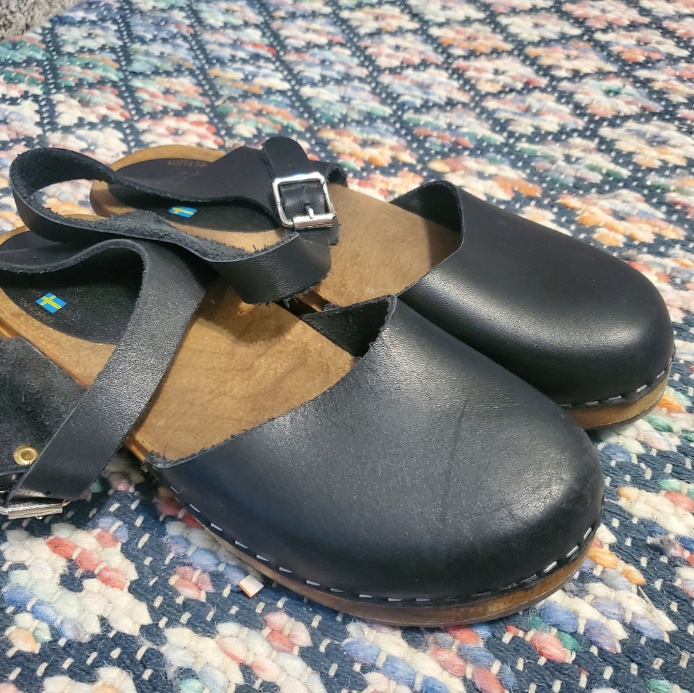 Lotta from Stockholm black leather and wood clogs